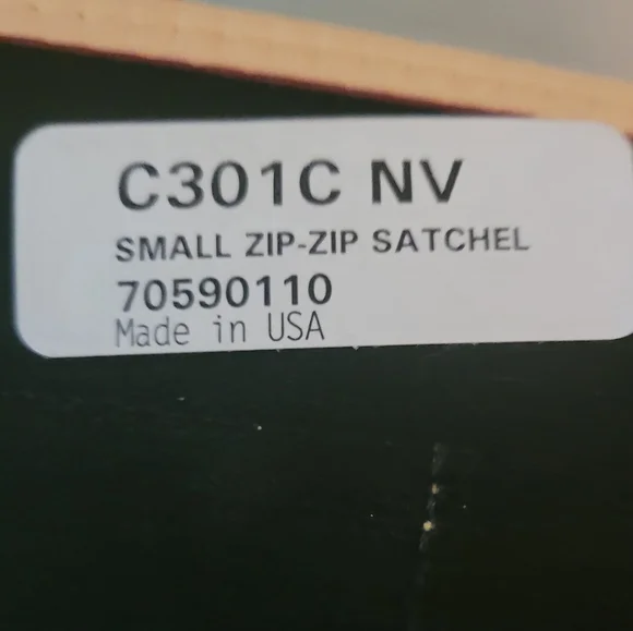 Dooney and Bourke Small  zip zip  Satchel  made  in  USA 🇺🇸 - Picture 13 of 16